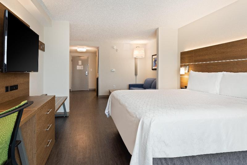 Holiday Inn Express & Suites Largo-Clearwater IHG image