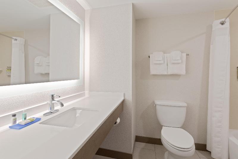Holiday Inn Express & Suites Largo-Clearwater IHG image