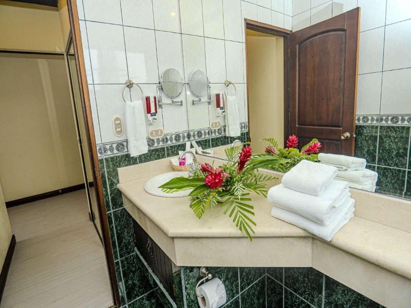 Best Western Hotel & Casino Kamuk image