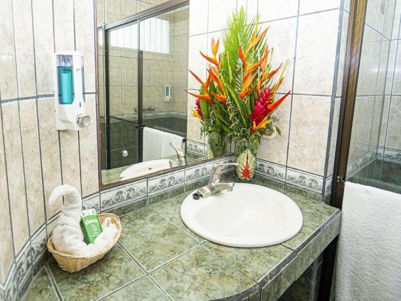 Best Western Hotel & Casino Kamuk image