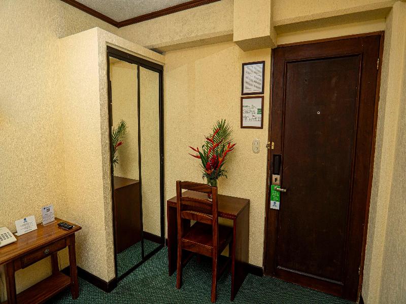 Best Western Hotel & Casino Kamuk image