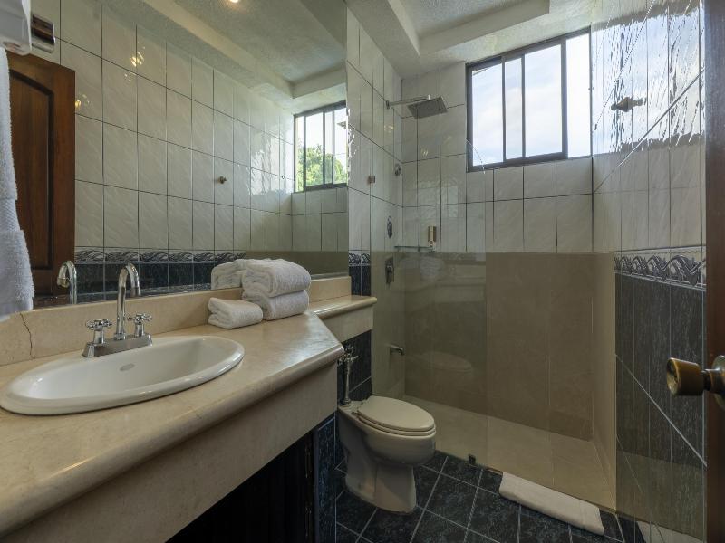 Best Western Hotel & Casino Kamuk image