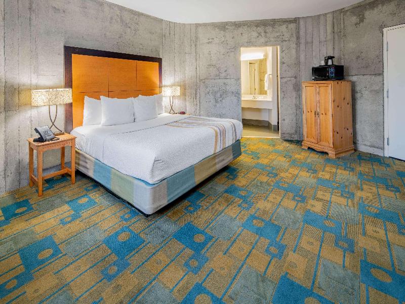 La Quinta Inn Irvine Spectrum image