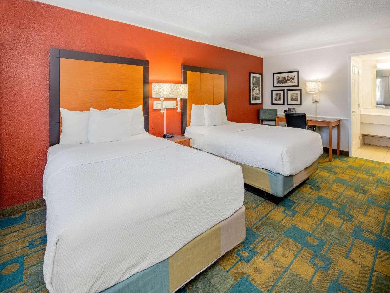 La Quinta Inn Irvine Spectrum image