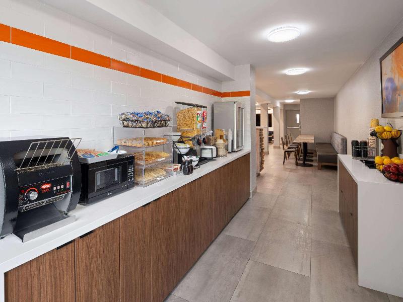 La Quinta Inn by Wyndham San Diego - Miramar image