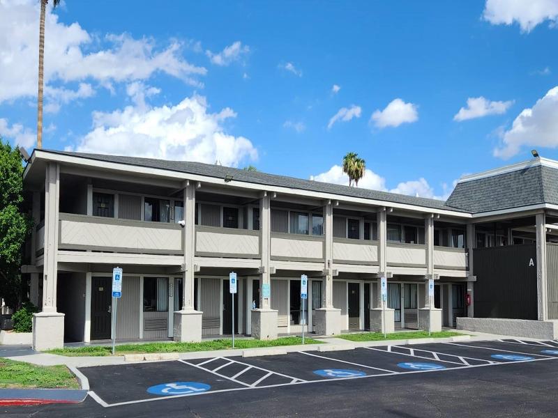 Travelodge by Wyndham Phoenix North image