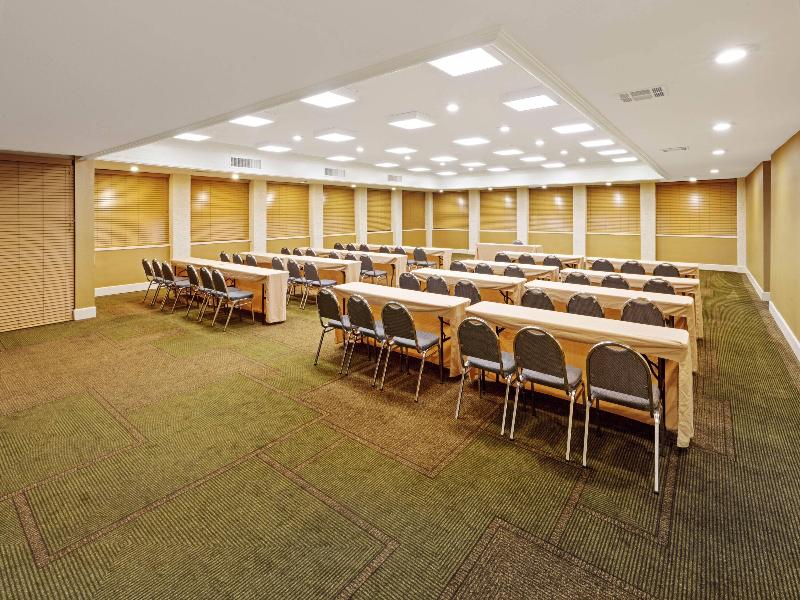 Travelodge by Wyndham Phoenix North image
