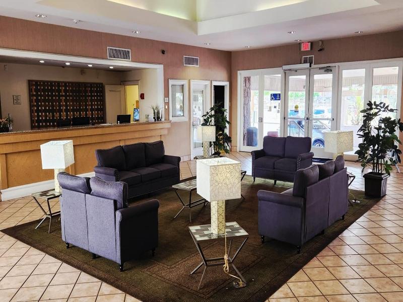Travelodge by Wyndham Phoenix North image