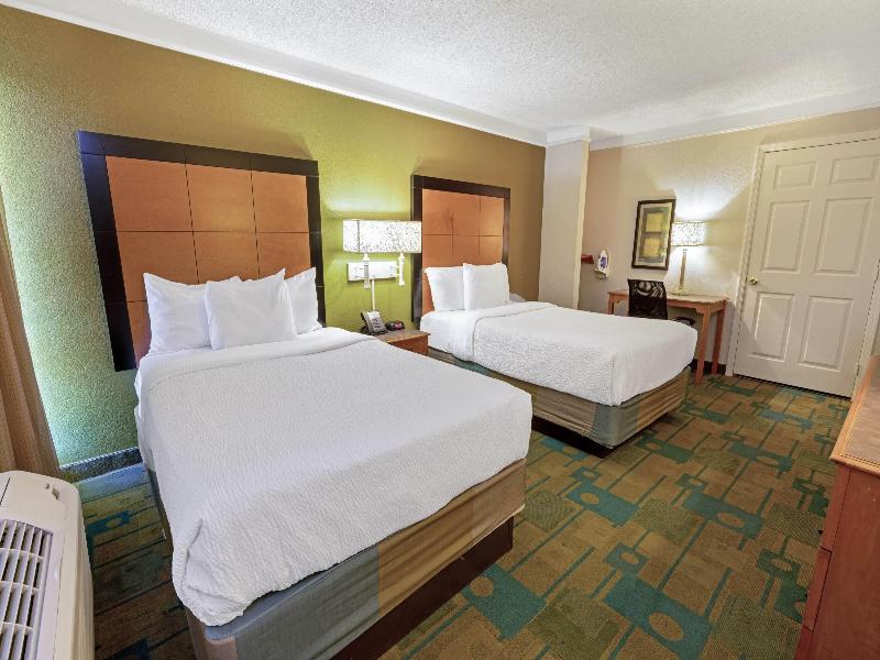 Travelodge by Wyndham Phoenix North image