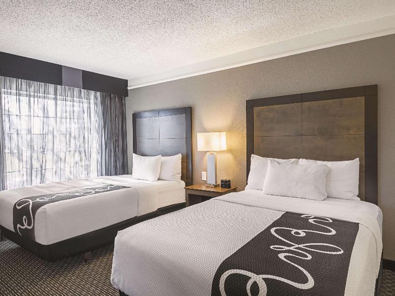 La Quinta Inn & Suites Wyndham Austin Near Domain image
