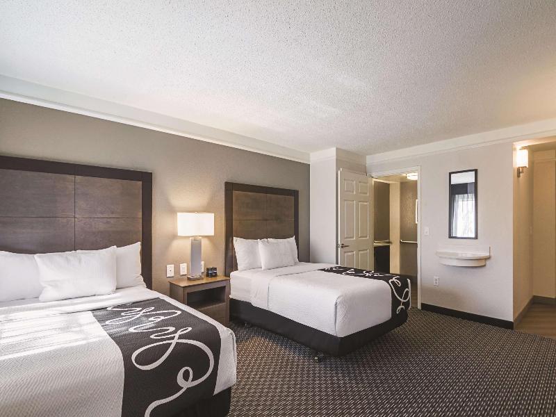 La Quinta Inn & Suites Wyndham Austin Near Domain image