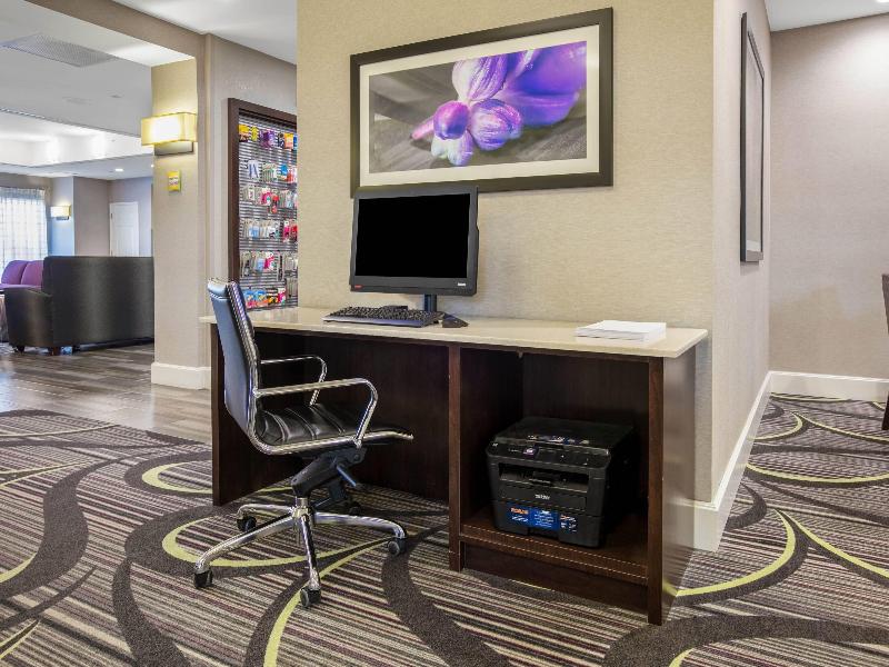La Quinta inn & Suites DFW Airport South/Irving image