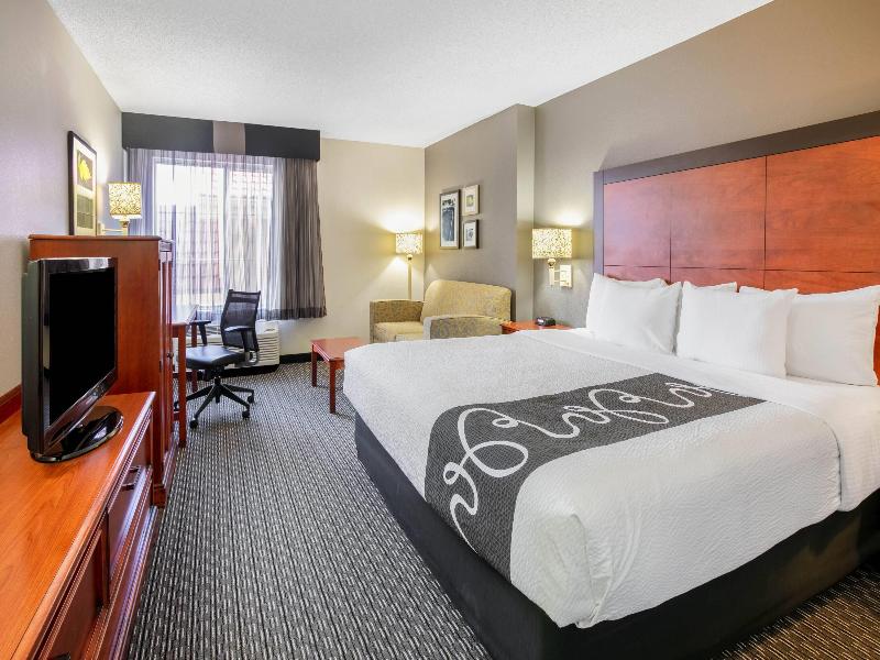 La Quinta inn & Suites DFW Airport South/Irving image