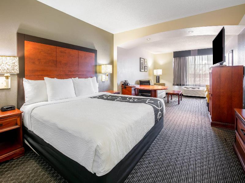 La Quinta inn & Suites DFW Airport South/Irving image