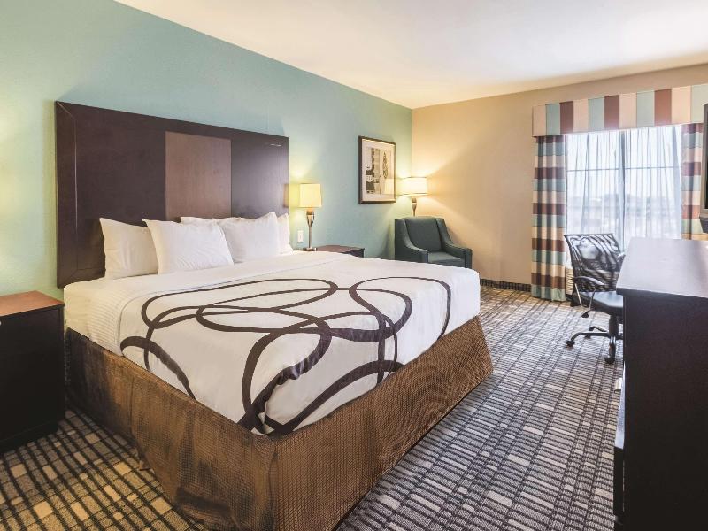 La Quinta Inn & Suites Fort Worth Lake Worth