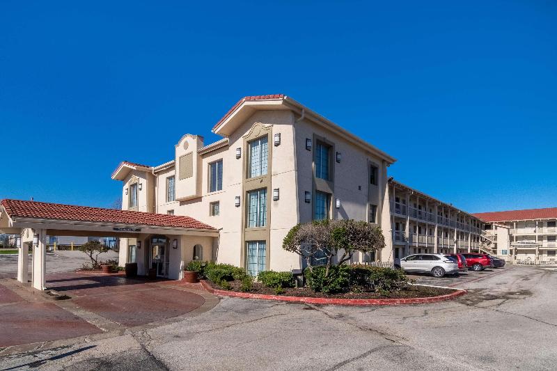 Studio 6 Fort Worth West Medical Center image