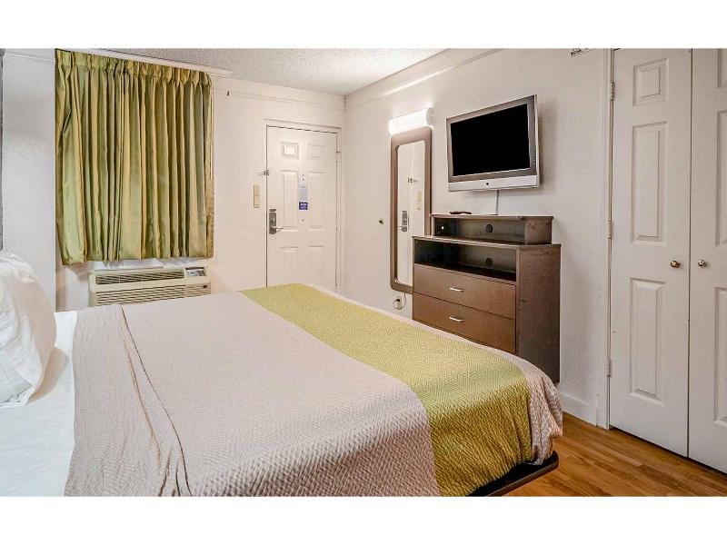 Studio 6 Fort Worth, TX - West Medical Center image