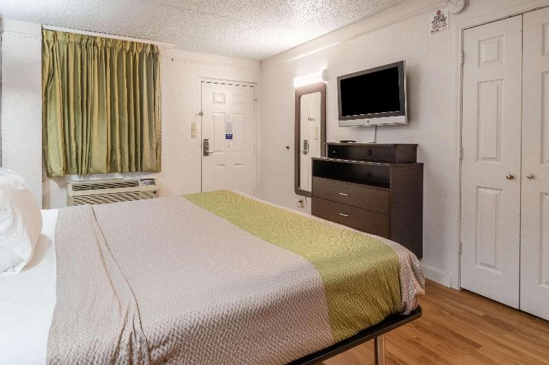 Studio 6 Fort Worth West Medical Center image