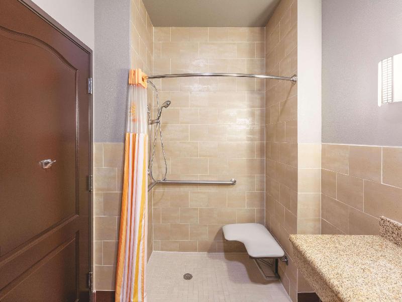 La Quinta Inn & Suites Houston Bush Airport image
