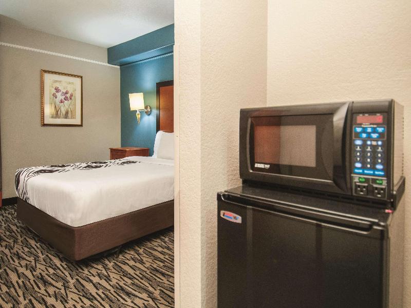 La Quinta Inn By Wyndham San Antonio Brooks City image