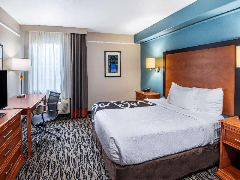 La Quinta Inn By Wyndham San Antonio Brooks City image