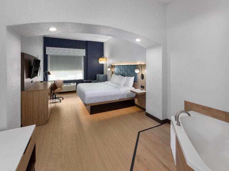 La Quinta Inn & Suites San Antonio Northwest image