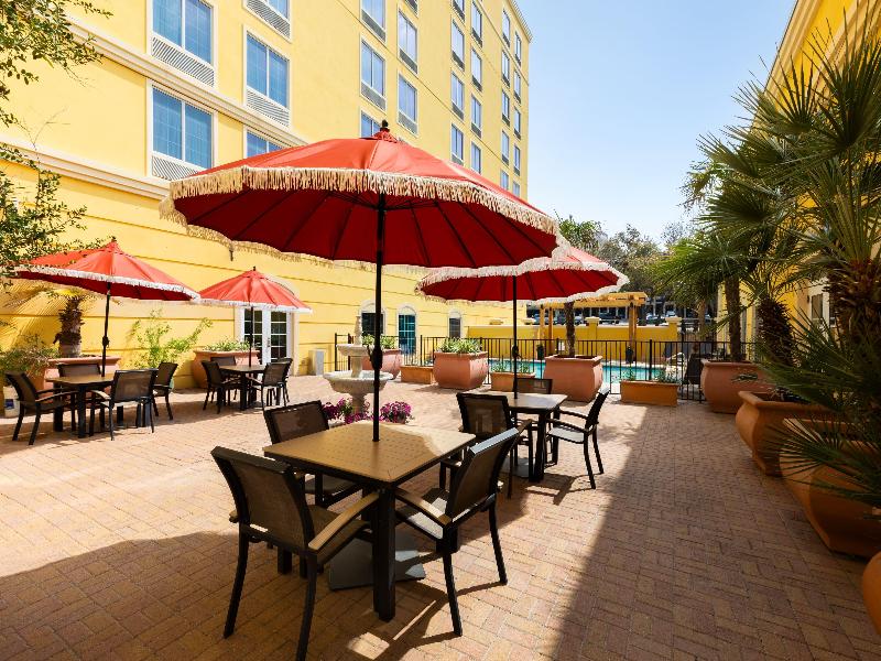 La Quinta Inn & Suites by Wyndham Medical Ctr NW image