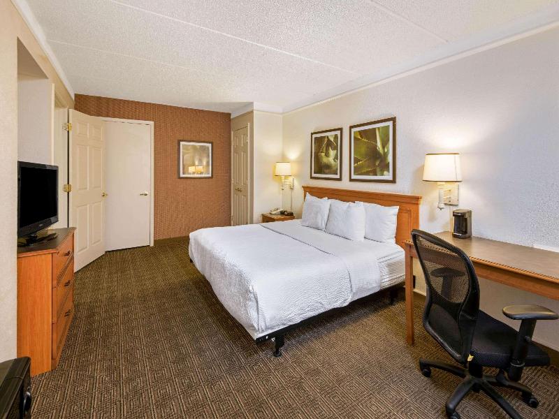 La Quinta Inn San Antonio Market Square image