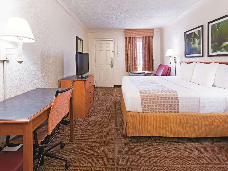 La Quinta Inn San Antonio Lackland image