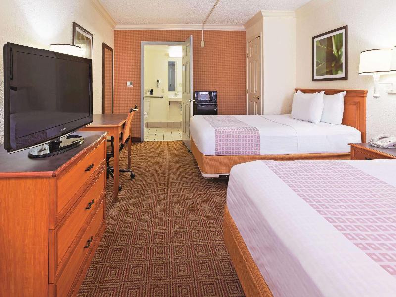 La Quinta Inn San Antonio Lackland image