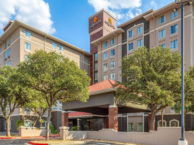 La Quinta Inn and Suites San Antonio Airport image