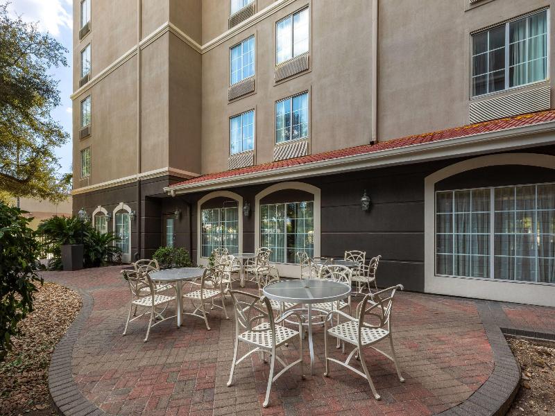 La Quinta Inn and Suites San Antonio Airport image
