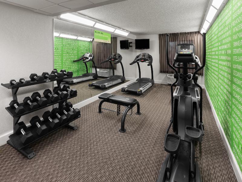 La Quinta Inn and Suites San Antonio Airport image