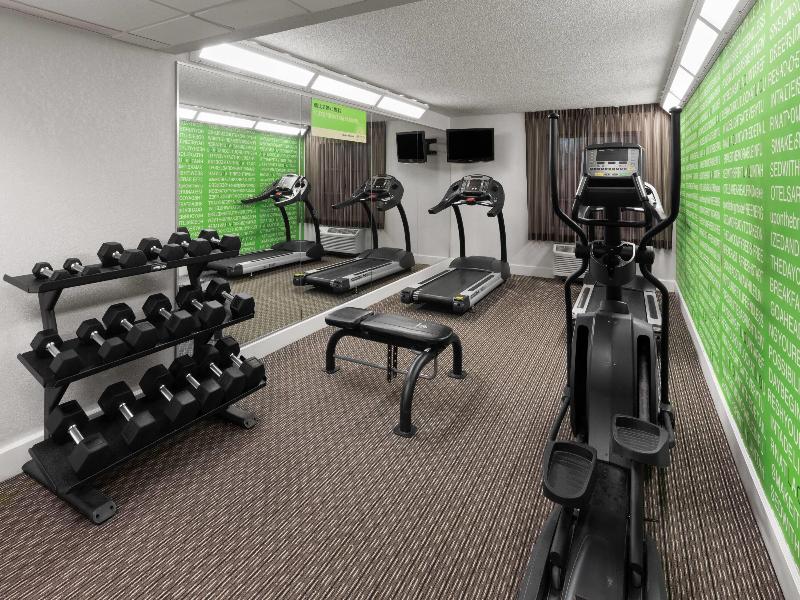 La Quinta Inn and Suites San Antonio Airport image