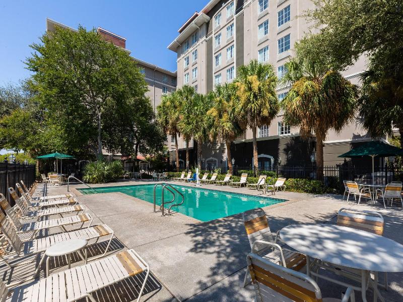 La Quinta Inn and Suites San Antonio Airport image