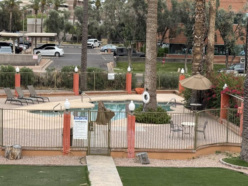 Howard Johnson by Wyndham Phoenix Arpt/Downtown  image