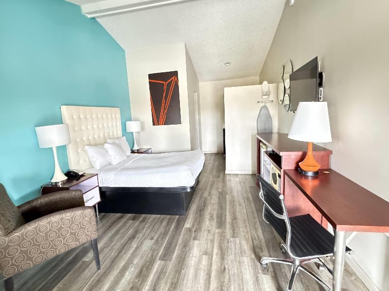 Howard Johnson by Wyndham Phoenix Arpt/Downtown  image