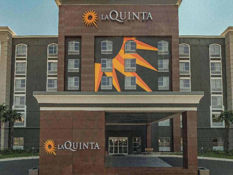La Quinta Inn & Suites San Antonio Downtown image
