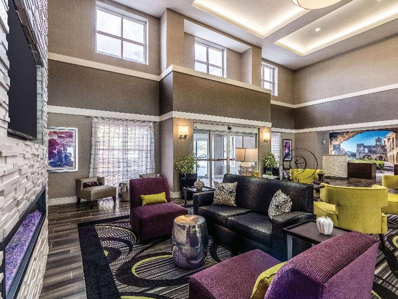 La Quinta Inn & Suites San Antonio Downtown image
