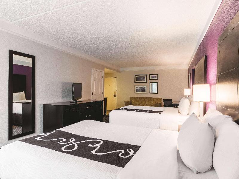La Quinta Inn & Suites San Antonio Downtown image