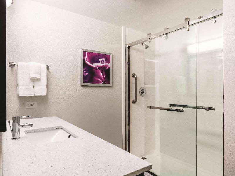 La Quinta Inn & Suites San Antonio Downtown image