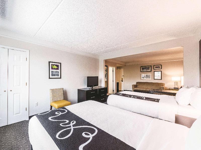 La Quinta Inn & Suites San Antonio Downtown image