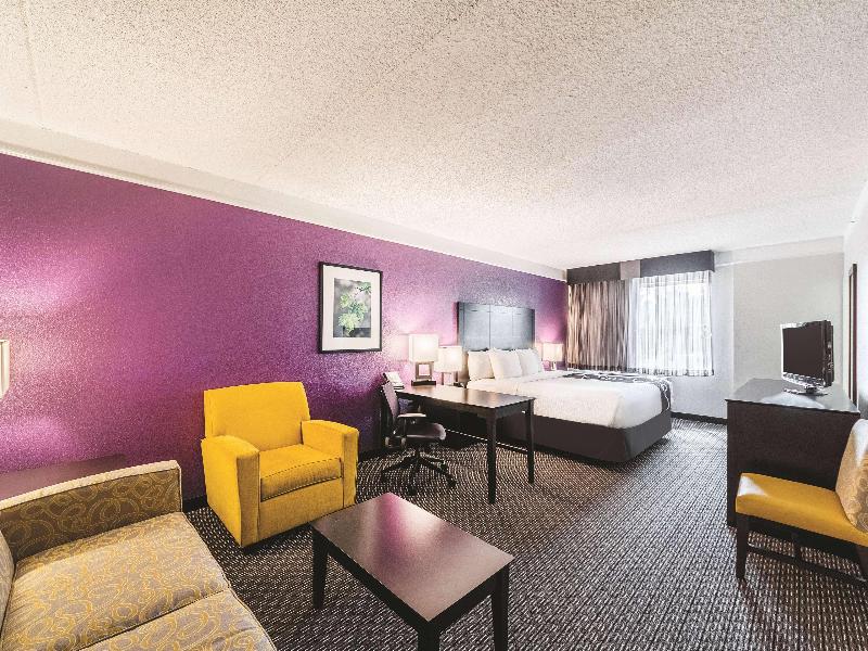 La Quinta Inn & Suites San Antonio Downtown image