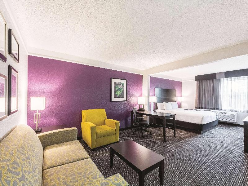 La Quinta Inn & Suites San Antonio Downtown image