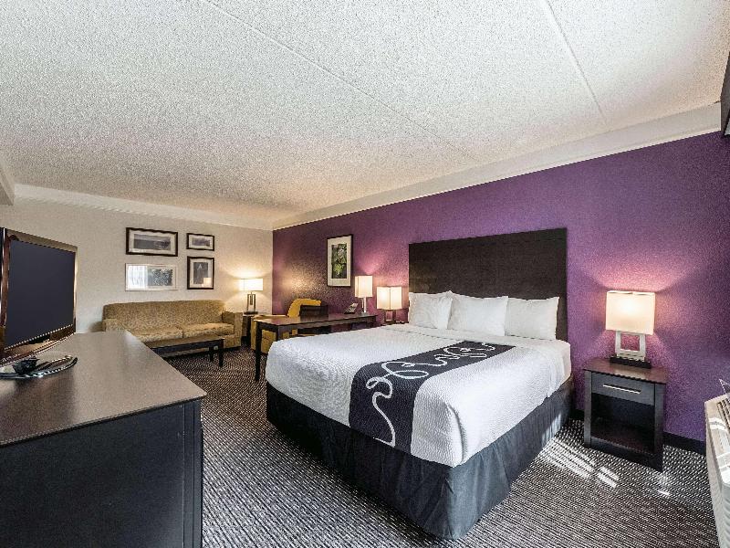 La Quinta Inn & Suites San Antonio Downtown image