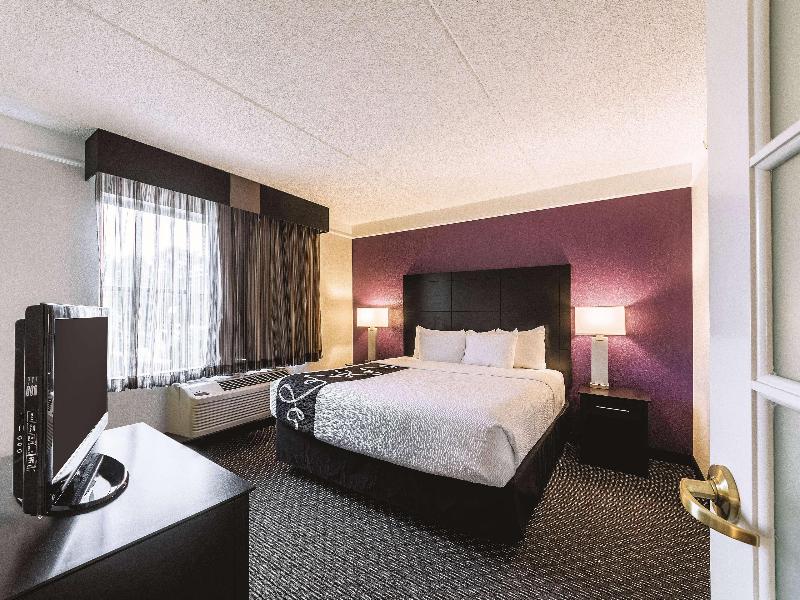 La Quinta Inn & Suites San Antonio Downtown image