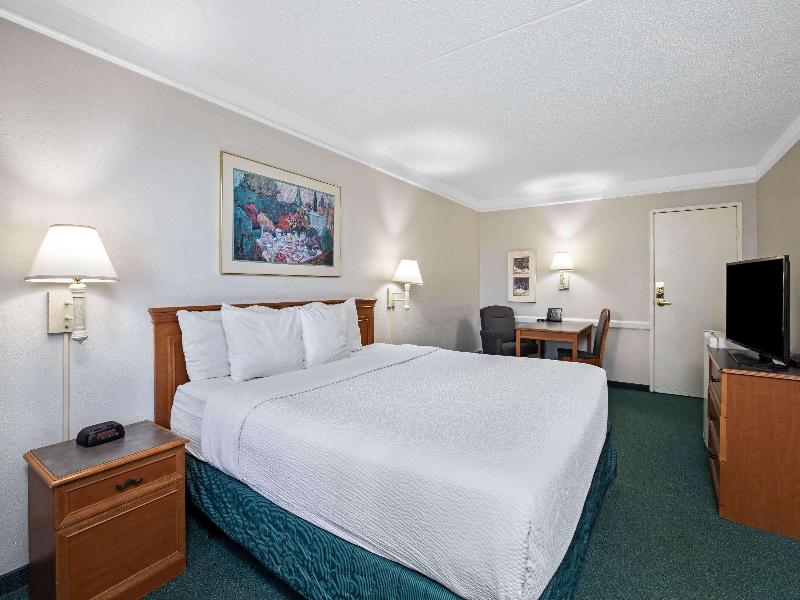 La Quinta Inn by Wyndham El Paso East Lomaland image