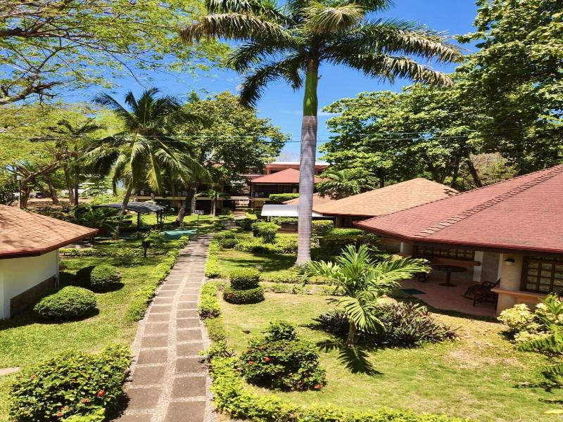 Villa Acacia image