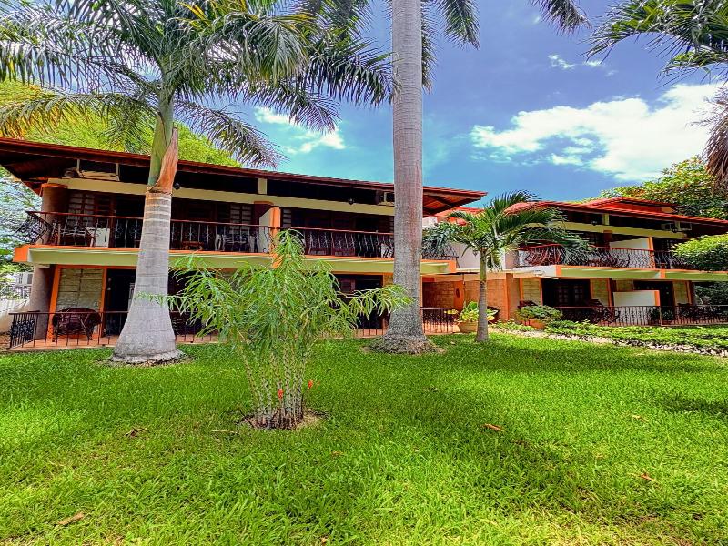 Villa Acacia image