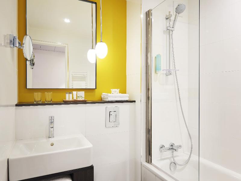 B&B HOTEL Paris 17 Batignolles image